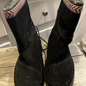 TOMS Nepal Black Suede boot 7.5